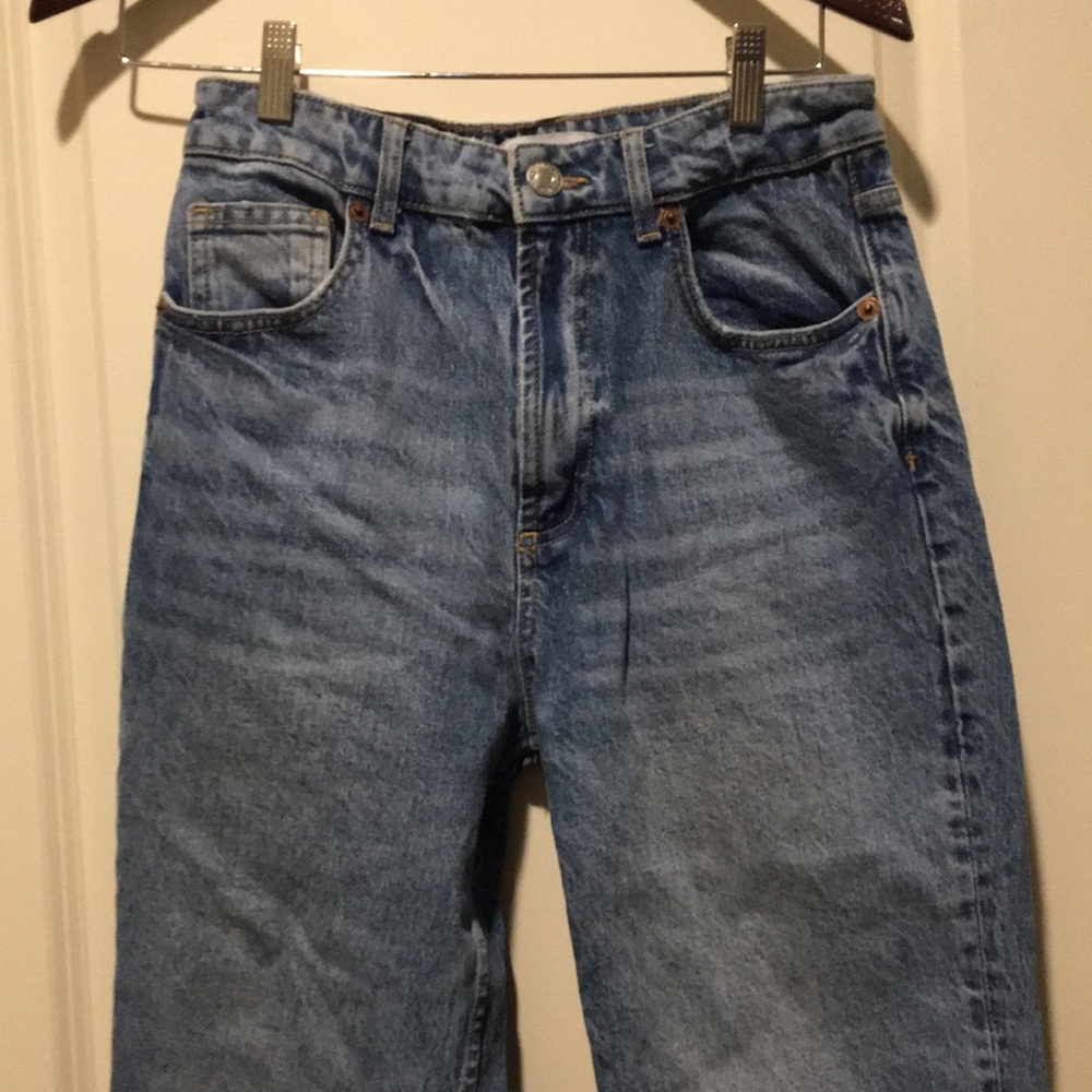 Zara womens High Rise High Waisted Mom Jeans stonewashed size 4